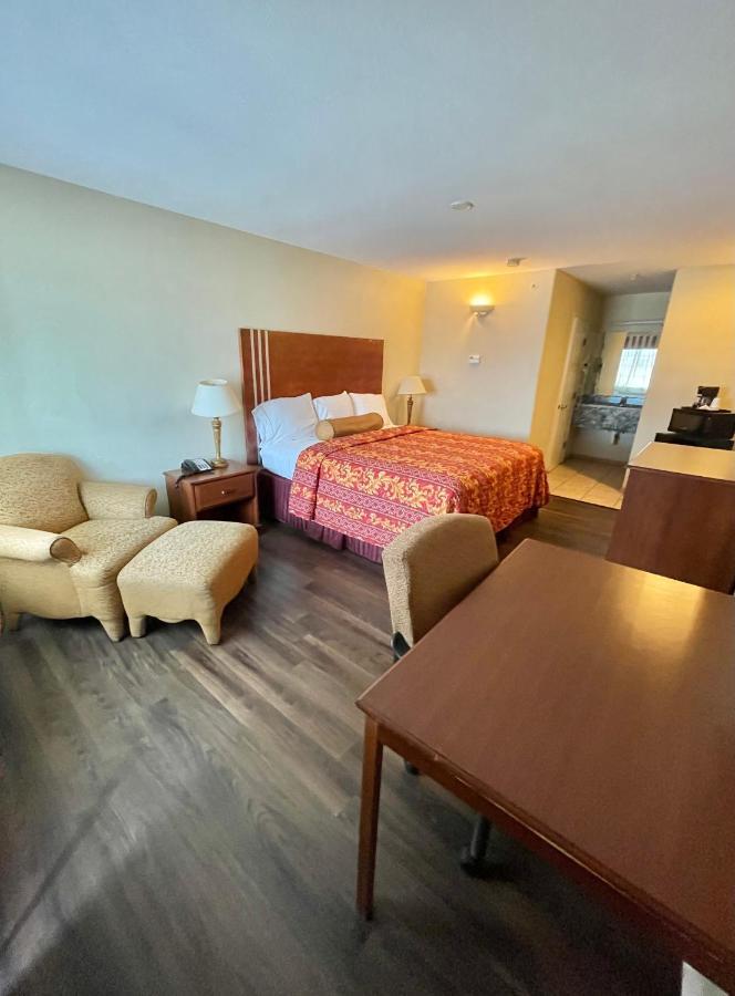 Riviera Inn And Suites 外观 照片